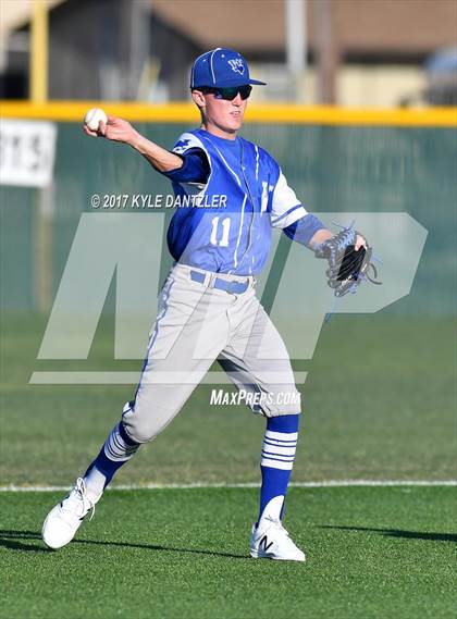 Thumbnail 2 in Blue Ridge vs Windthorst (UIL 2A Region 2 Area Playoff) photogallery.