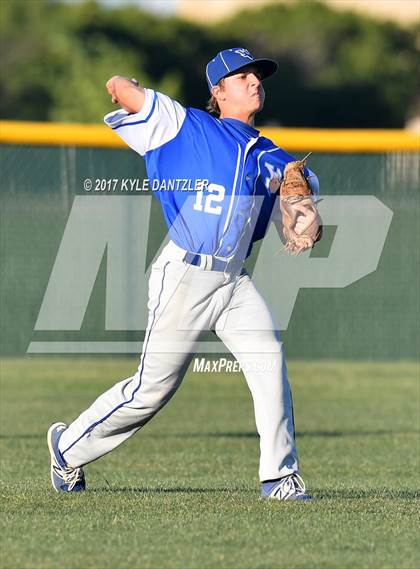 Thumbnail 3 in Blue Ridge vs Windthorst (UIL 2A Region 2 Area Playoff) photogallery.