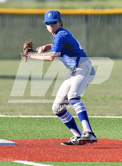 Thumbnail 3 in Blue Ridge vs Windthorst (UIL 2A Region 2 Area Playoff) photogallery.