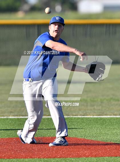 Thumbnail 1 in Blue Ridge vs Windthorst (UIL 2A Region 2 Area Playoff) photogallery.