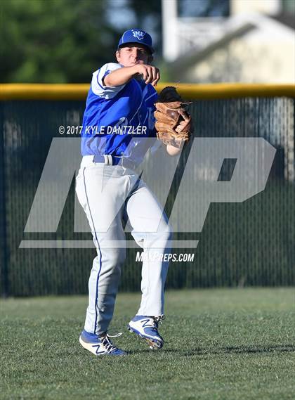 Thumbnail 2 in Blue Ridge vs Windthorst (UIL 2A Region 2 Area Playoff) photogallery.