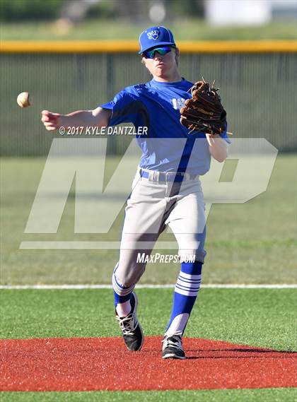 Thumbnail 3 in Blue Ridge vs Windthorst (UIL 2A Region 2 Area Playoff) photogallery.