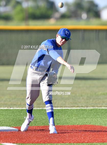 Thumbnail 1 in Blue Ridge vs Windthorst (UIL 2A Region 2 Area Playoff) photogallery.
