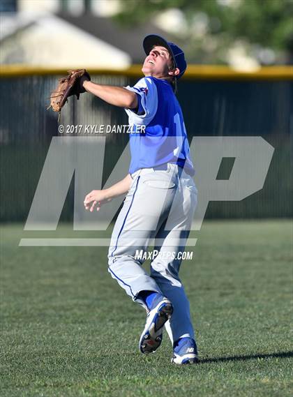 Thumbnail 3 in Blue Ridge vs Windthorst (UIL 2A Region 2 Area Playoff) photogallery.