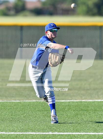 Thumbnail 1 in Blue Ridge vs Windthorst (UIL 2A Region 2 Area Playoff) photogallery.