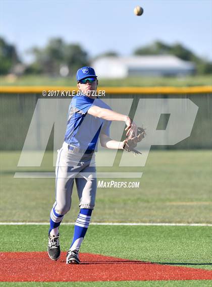 Thumbnail 2 in Blue Ridge vs Windthorst (UIL 2A Region 2 Area Playoff) photogallery.