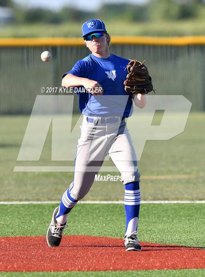 Thumbnail 3 in Blue Ridge vs Windthorst (UIL 2A Region 2 Area Playoff) photogallery.