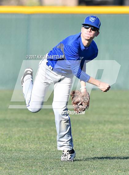 Thumbnail 2 in Blue Ridge vs Windthorst (UIL 2A Region 2 Area Playoff) photogallery.