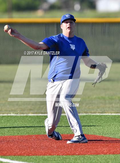 Thumbnail 3 in Blue Ridge vs Windthorst (UIL 2A Region 2 Area Playoff) photogallery.