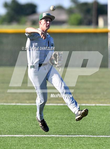 Thumbnail 2 in Blue Ridge vs Windthorst (UIL 2A Region 2 Area Playoff) photogallery.