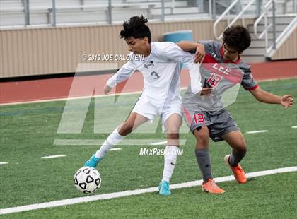 Thumbnail 2 in Lee [Robert E.] vs Hendrickson (Scrimmage) photogallery.