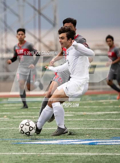 Thumbnail 1 in Lee [Robert E.] vs Hendrickson (Scrimmage) photogallery.