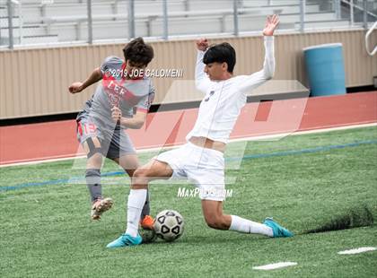 Thumbnail 3 in Lee [Robert E.] vs Hendrickson (Scrimmage) photogallery.
