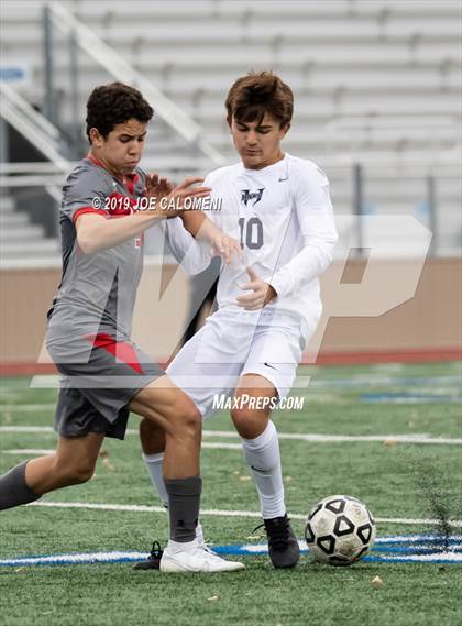 Thumbnail 3 in Lee [Robert E.] vs Hendrickson (Scrimmage) photogallery.