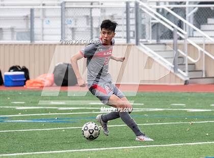 Thumbnail 1 in Lee [Robert E.] vs Hendrickson (Scrimmage) photogallery.