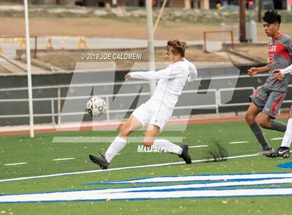 Thumbnail 2 in Lee [Robert E.] vs Hendrickson (Scrimmage) photogallery.