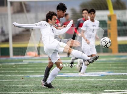 Thumbnail 2 in Lee [Robert E.] vs Hendrickson (Scrimmage) photogallery.
