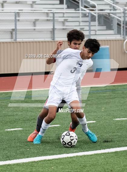Thumbnail 1 in Lee [Robert E.] vs Hendrickson (Scrimmage) photogallery.