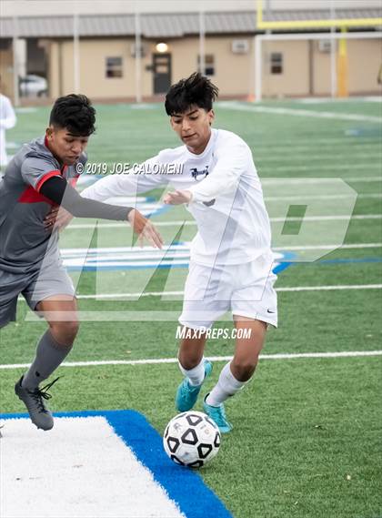 Thumbnail 2 in Lee [Robert E.] vs Hendrickson (Scrimmage) photogallery.