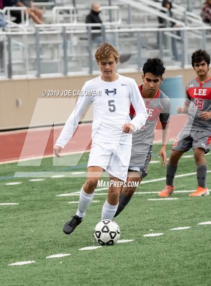 Thumbnail 1 in Lee [Robert E.] vs Hendrickson (Scrimmage) photogallery.