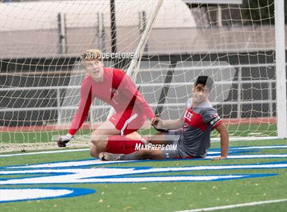 Thumbnail 2 in Lee [Robert E.] vs Hendrickson (Scrimmage) photogallery.