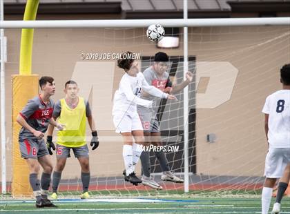 Thumbnail 3 in Lee [Robert E.] vs Hendrickson (Scrimmage) photogallery.