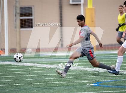 Thumbnail 3 in Lee [Robert E.] vs Hendrickson (Scrimmage) photogallery.