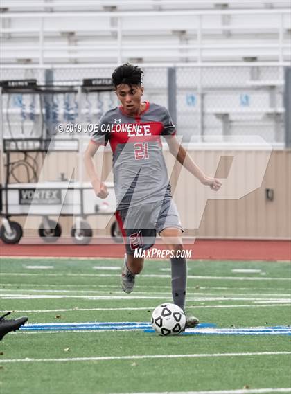 Thumbnail 1 in Lee [Robert E.] vs Hendrickson (Scrimmage) photogallery.