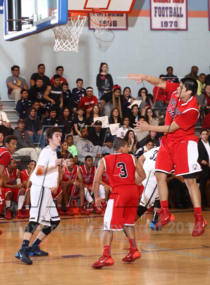 Thumbnail 3 in Bellarmine-Jefferson @ St. Genevieve photogallery.