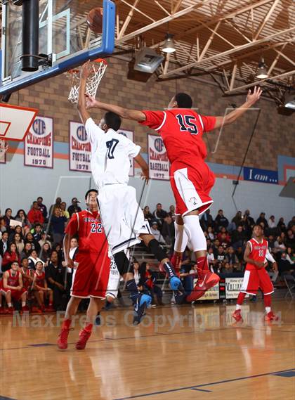 Thumbnail 2 in Bellarmine-Jefferson @ St. Genevieve photogallery.