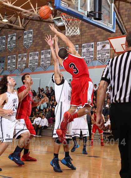 Thumbnail 2 in Bellarmine-Jefferson @ St. Genevieve photogallery.