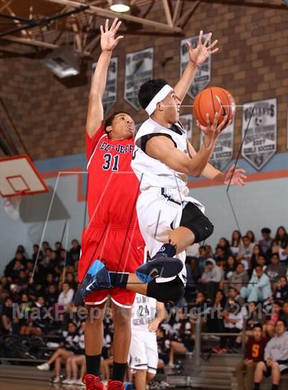 Thumbnail 1 in Bellarmine-Jefferson @ St. Genevieve photogallery.