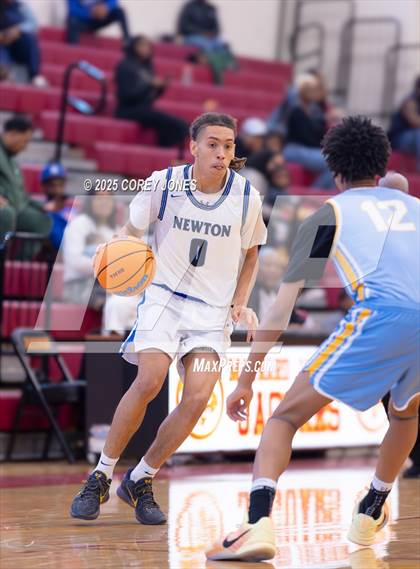 Thumbnail 2 in Mays vs Newton (Hard In The Paint) photogallery.