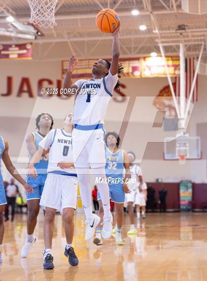 Thumbnail 2 in Mays vs Newton (Hard In The Paint) photogallery.