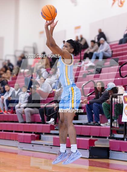 Thumbnail 2 in Mays vs Newton (Hard In The Paint) photogallery.