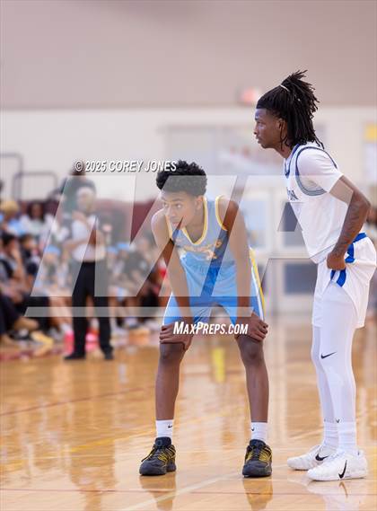 Thumbnail 2 in Mays vs Newton (Hard In The Paint) photogallery.