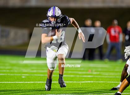 Thumbnail 1 in Dawson vs. Ridge Point (UIL Football 6A D1 Bi-District) photogallery.
