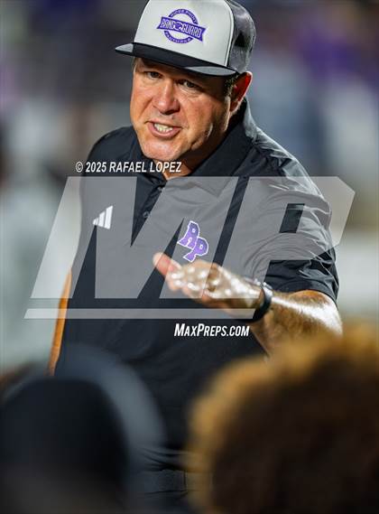 Thumbnail 2 in Dawson vs. Ridge Point (UIL Football 6A D1 Bi-District) photogallery.