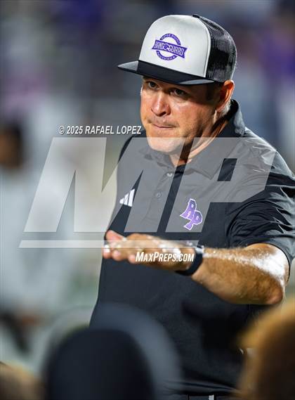 Thumbnail 1 in Dawson vs. Ridge Point (UIL Football 6A D1 Bi-District) photogallery.