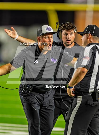 Thumbnail 3 in Dawson vs. Ridge Point (UIL Football 6A D1 Bi-District) photogallery.