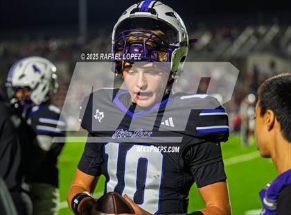 Thumbnail 3 in Dawson vs. Ridge Point (UIL 6A D1 Football Bi-District) photogallery.