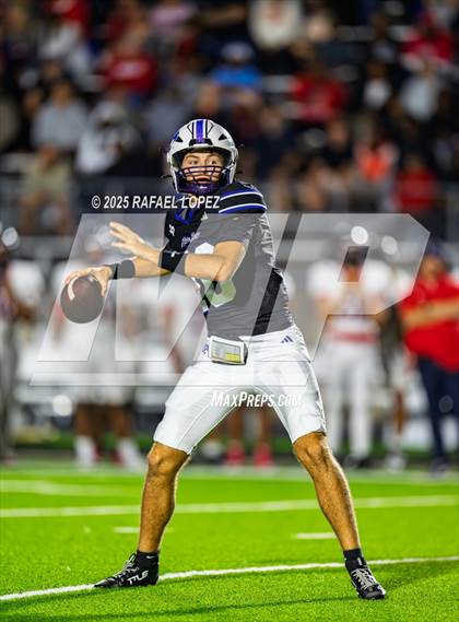 Thumbnail 2 in Dawson vs. Ridge Point (UIL 6A D1 Football Bi-District) photogallery.