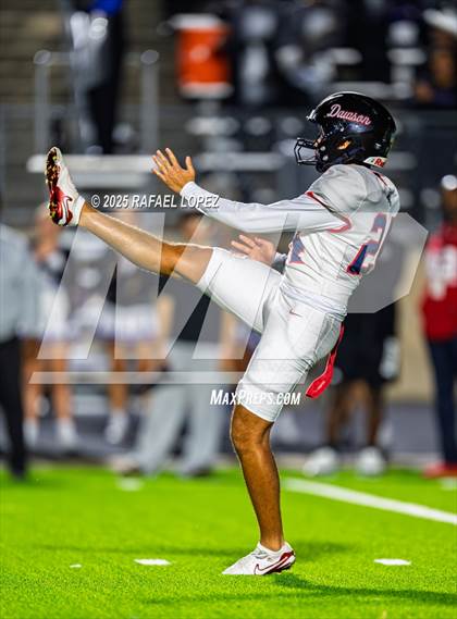 Thumbnail 2 in Dawson vs. Ridge Point (UIL 6A D1 Football Bi-District) photogallery.