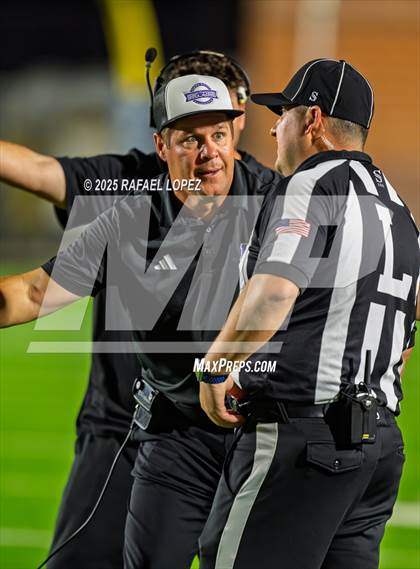 Thumbnail 1 in Dawson vs. Ridge Point (UIL Football 6A D1 Bi-District) photogallery.