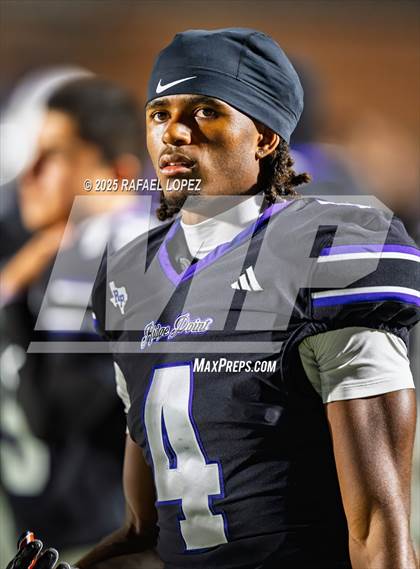 Thumbnail 3 in Dawson vs. Ridge Point (UIL 6A D1 Football Bi-District) photogallery.