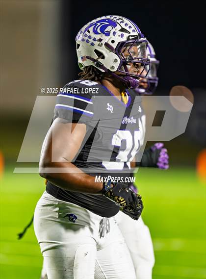 Thumbnail 2 in Dawson vs. Ridge Point (UIL Football 6A D1 Bi-District) photogallery.