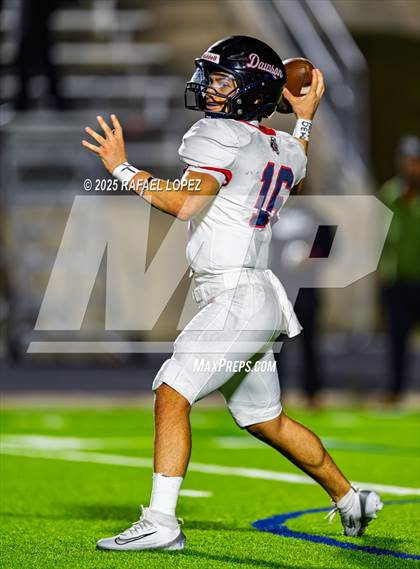 Thumbnail 3 in Dawson vs. Ridge Point (UIL Football 6A D1 Bi-District) photogallery.