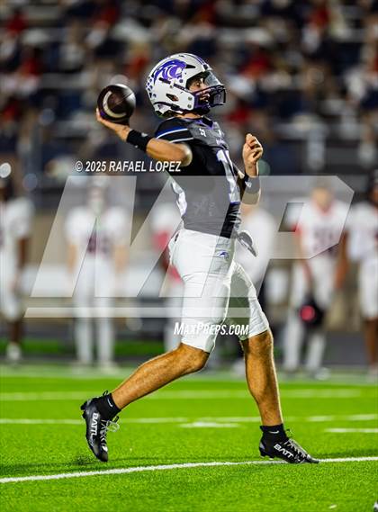 Thumbnail 2 in Dawson vs. Ridge Point (UIL Football 6A D1 Bi-District) photogallery.