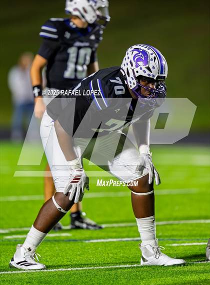 Thumbnail 3 in Dawson vs. Ridge Point (UIL Football 6A D1 Bi-District) photogallery.
