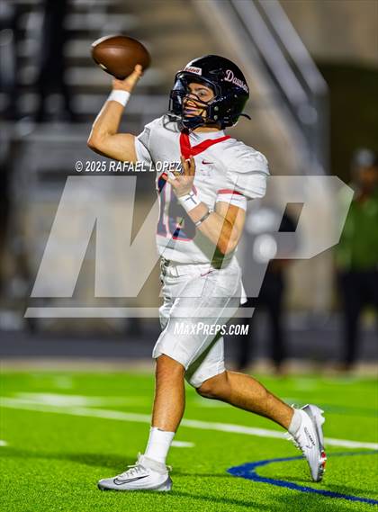 Thumbnail 1 in Dawson vs. Ridge Point (UIL 6A D1 Football Bi-District) photogallery.